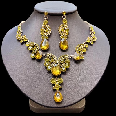 Teardrop Alloy Acrylic Rhinestone Pendant Necklaces & Stud Earrings Sets FS-WG537BF-05-1